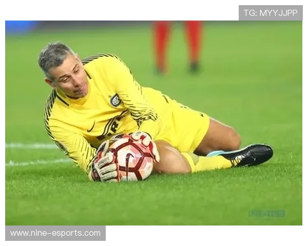 70岁足球传奇依旧活跃赛场 谁是当今最年长的足球明星