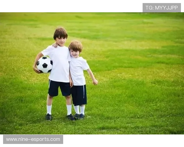 萌系足球球星闪耀绿茵展现独特魅力引爆球迷热情